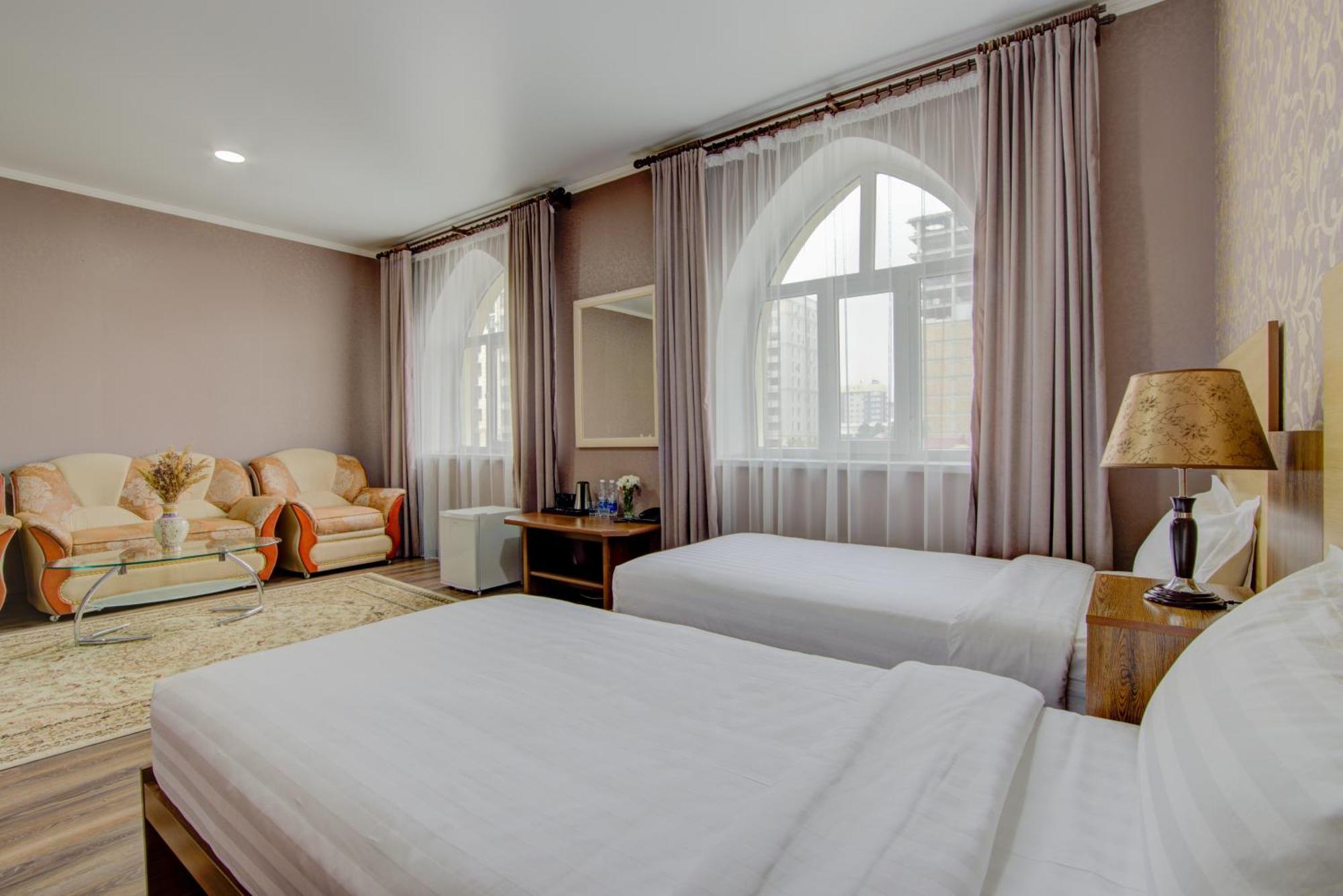 Shah Palace Hotel Bishkek Bagian luar foto