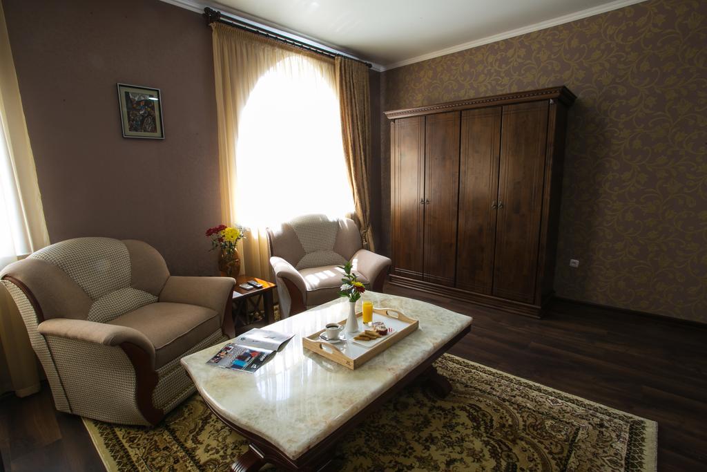 Shah Palace Hotel Bishkek Ruang foto